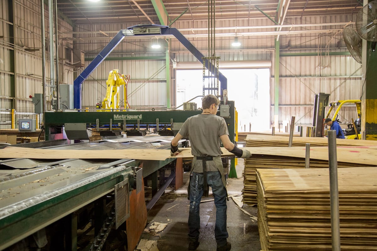 Freres Lumber February Market Report: Wood Products Industry Affected by a Drag in Housing Starts