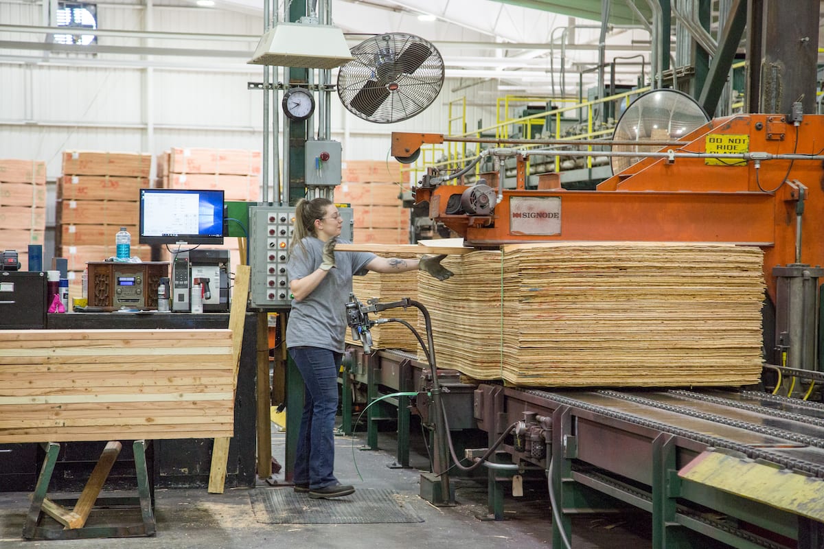 Freres Lumber’s August Market Report: NW Wood Products Markets Fall Behind Overall Growth