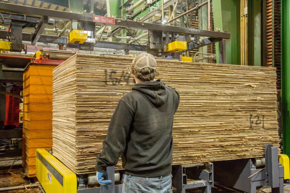 horizontal plywood press