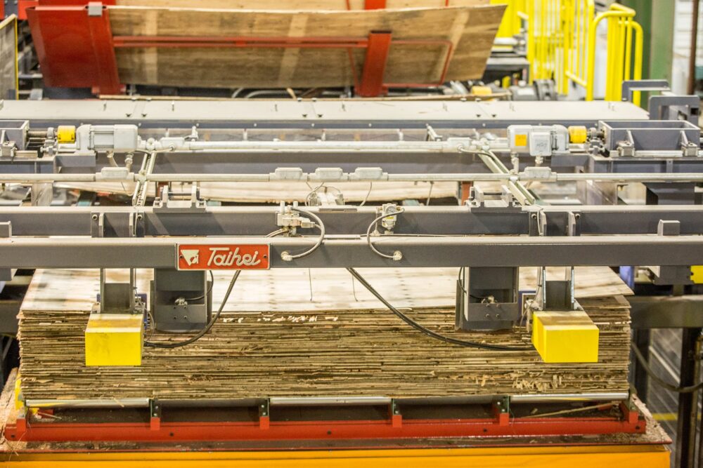 horizontal plywood press