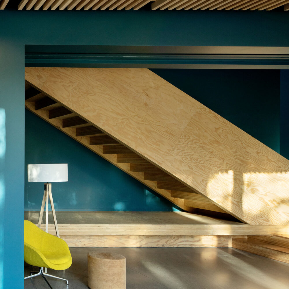 Freres mass play components stairs meyer sideview